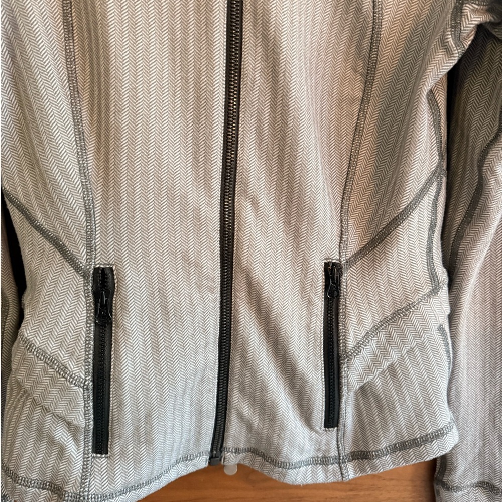 Lululemon Gray Ghost Herringbone zipper jacket Size 6 - Picture 7 of 13